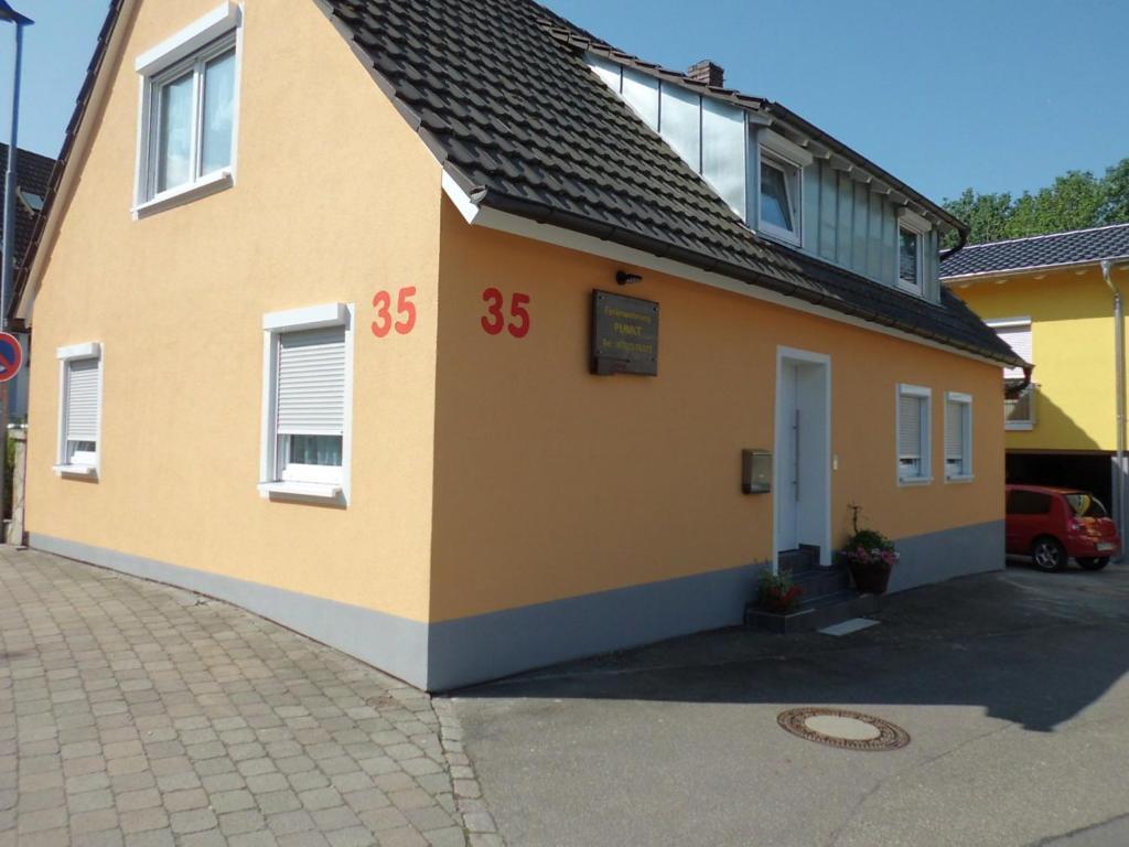 Ferienwohnung Punkt, 5 Gehminuten Vom Europa-Park Rust Room photo